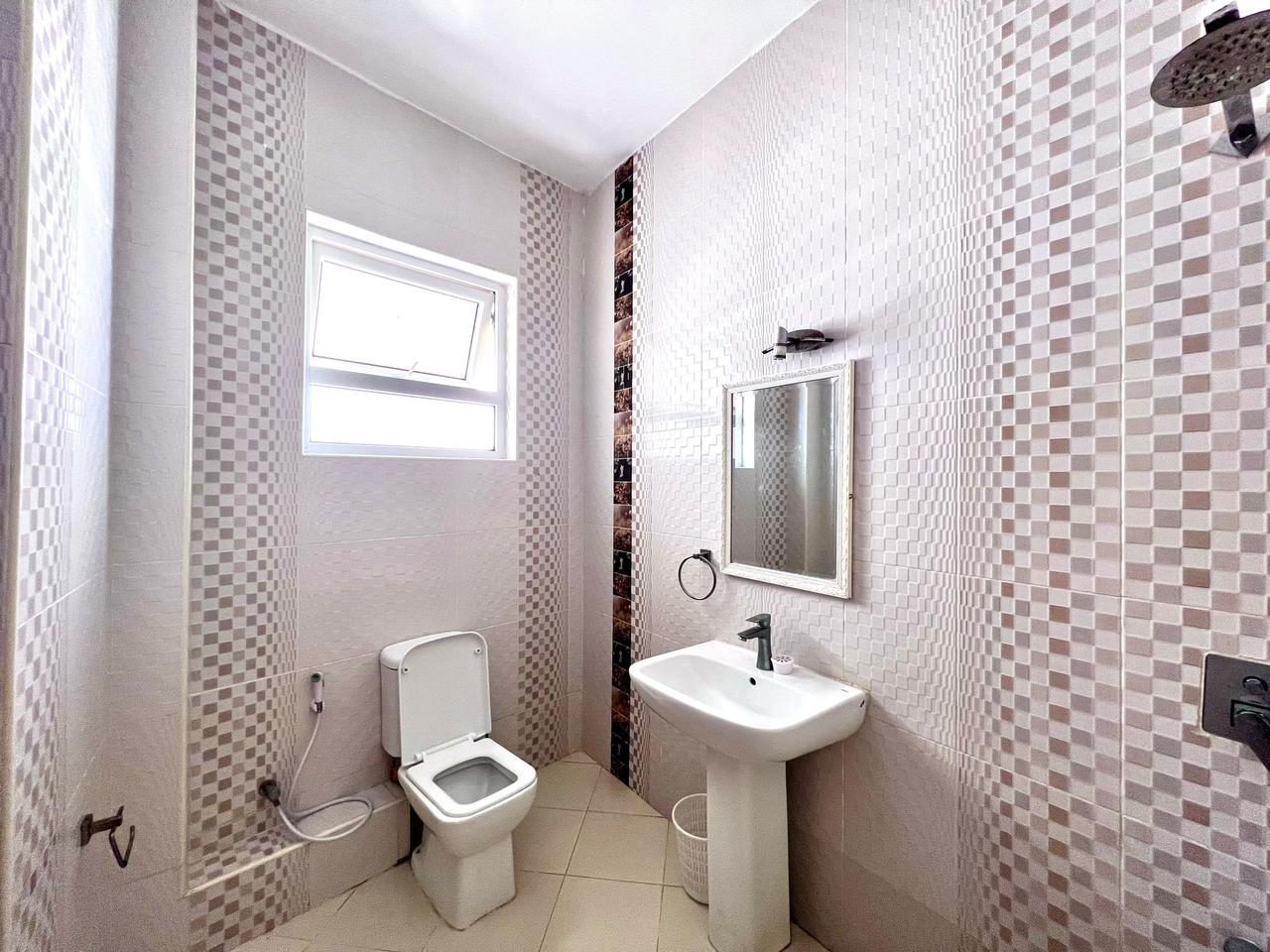 5 bedroom apartment Nyali