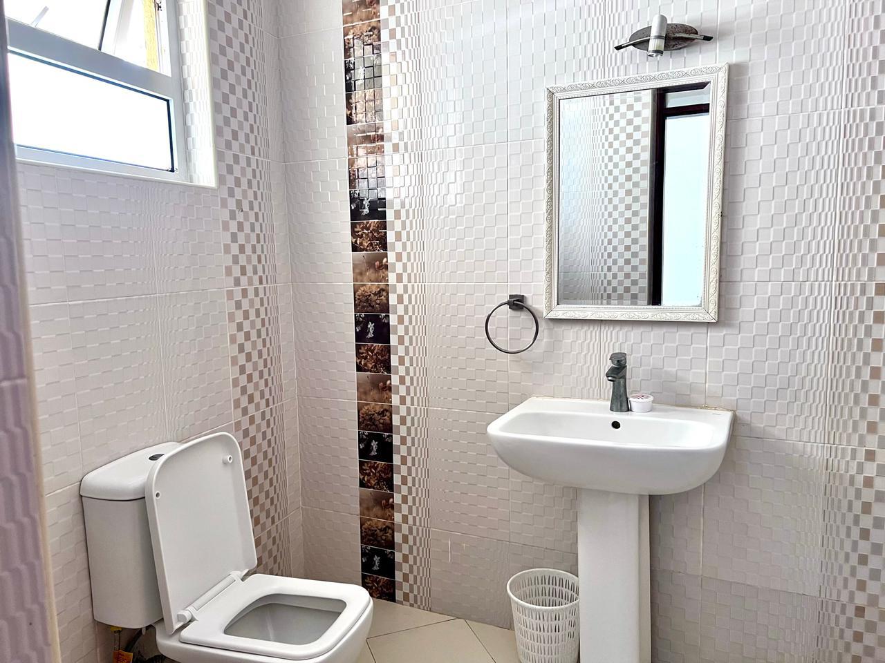 5 bedroom apartment Nyali