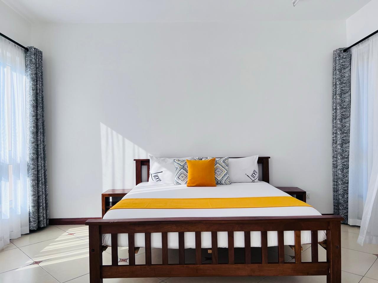 5 bedroom apartment Nyali