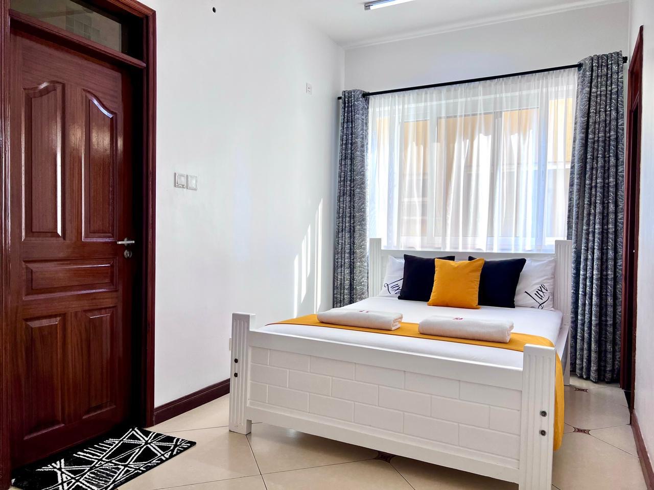 5 bedroom apartment Nyali